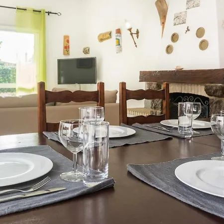 Oura V3 Com Piscina Privada