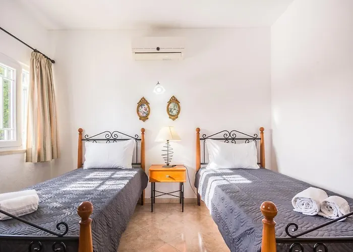 Oura V3 Com Piscina Privada