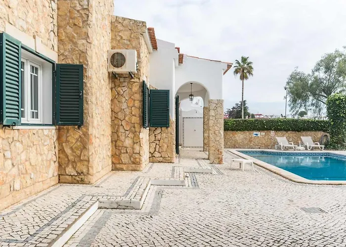 Oura V3 Com Piscina Privada