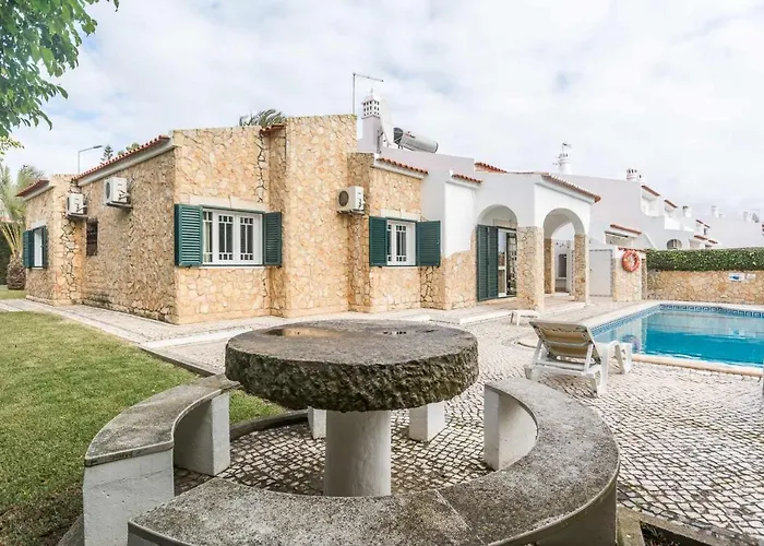 Oura V3 Com Piscina Privada 빌라