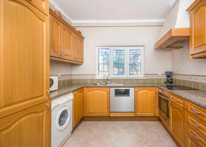 Oura V3 Com Piscina Privada 빌라