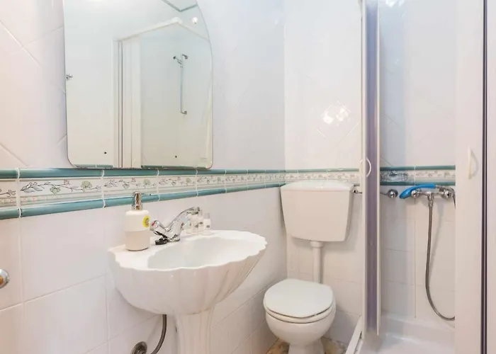 Oura V3 Com Piscina Privada 빌라