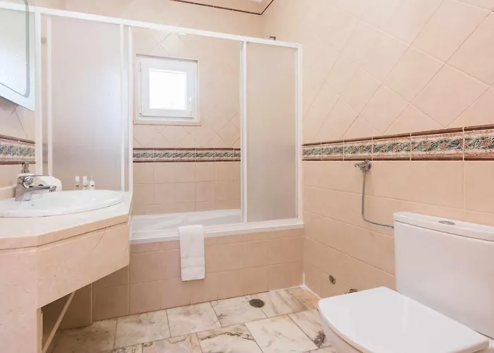 Oura V3 Com Piscina Privada 빌라 알부페이라