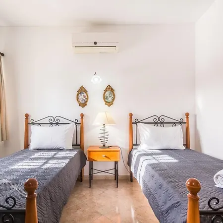 Oura V3 Com Piscina Privada