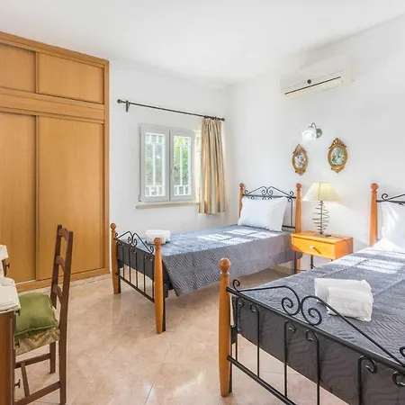 Oura V3 Com Piscina Privada 阿尔布费拉